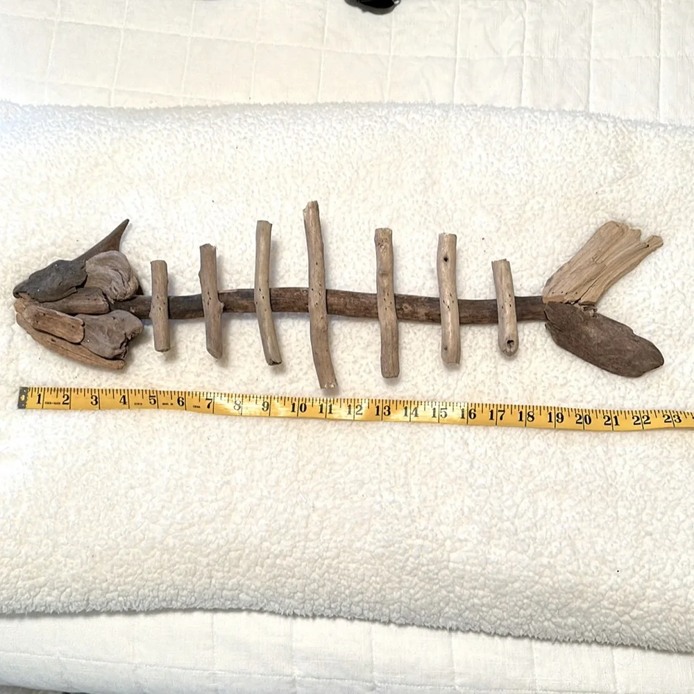 🎄🐠Driftwood fish wall hanging. Approx 24” length, 5” width. 2” deep